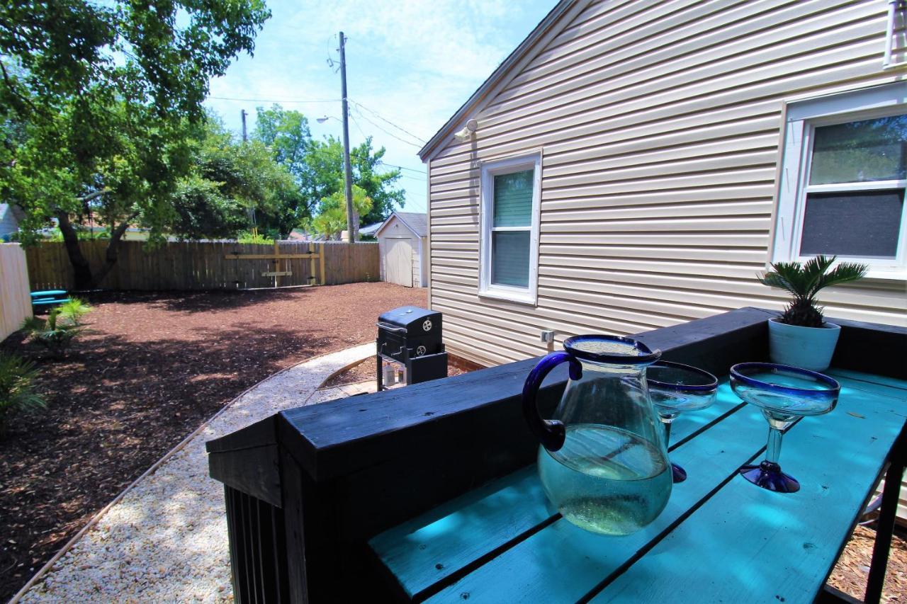 Beachy Bungalow For Family Fun! Walk To Beach! Pensacola Exterior photo